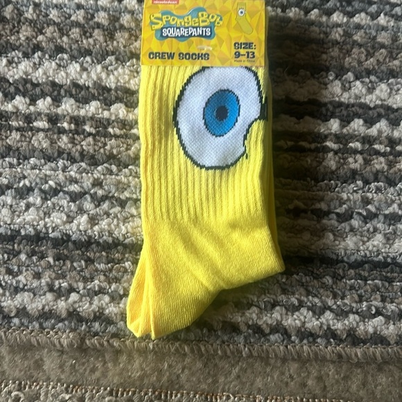 SpongeBob SquarePants Yellow Crew Socks for all ages size 9-13 - Picture 1 of 2